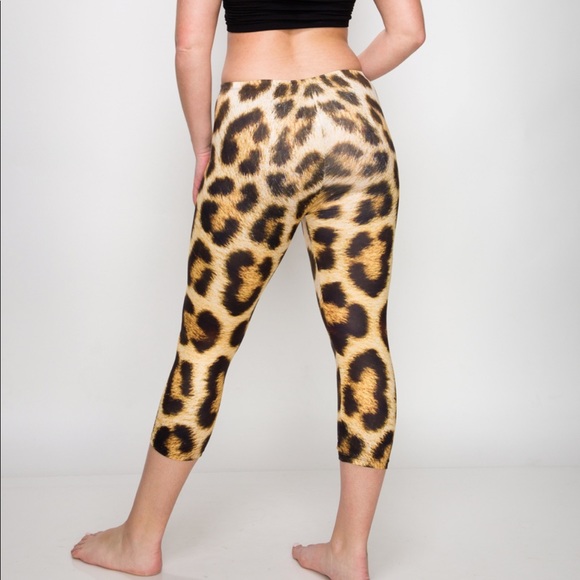 🌟SALE🌟 Animal Print Capri - Picture 4 of 8